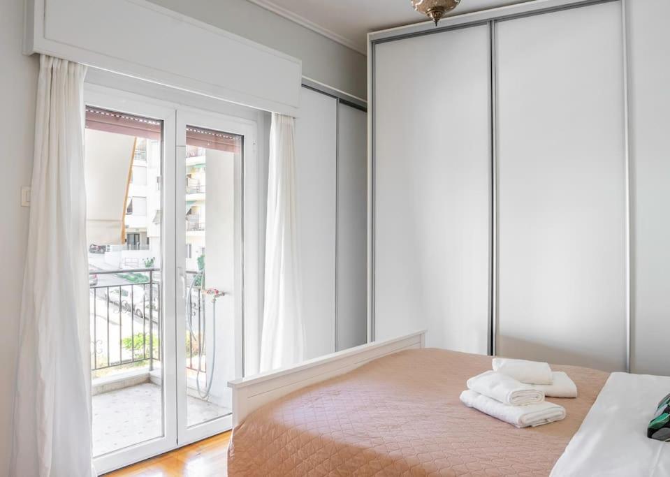 Simplicity And Comfort: Apartment In Zografou アテネ エクステリア 写真